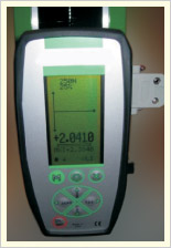 Terminal fitting and removal force measuring station